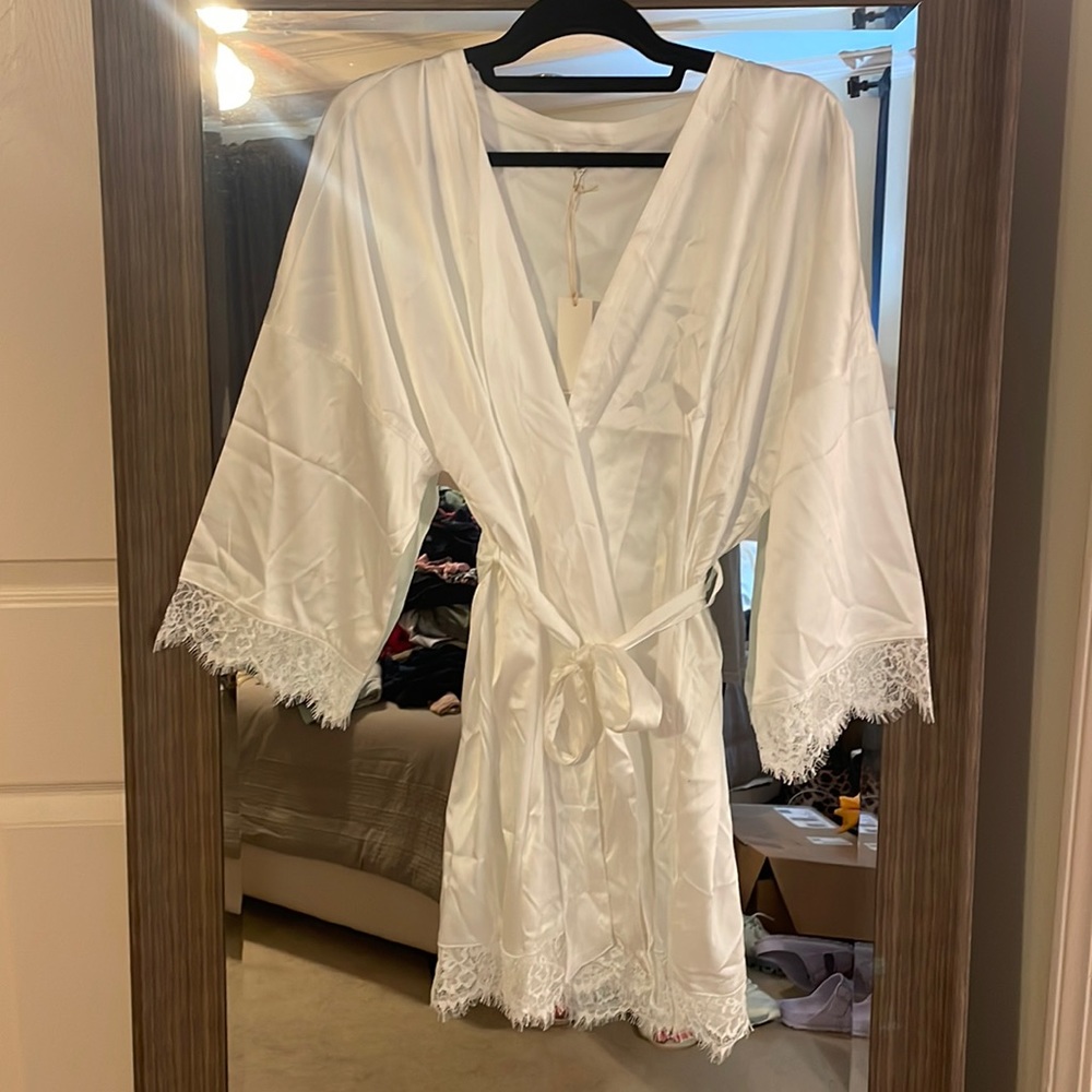 NWT Z supply Best day ever robe in pearl white sz M/L